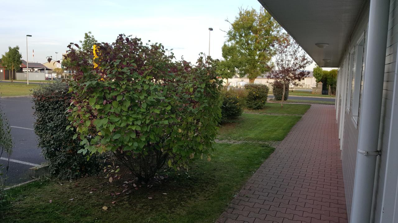 The Originals Access, Hotel Saint-Flour Екстериор снимка
